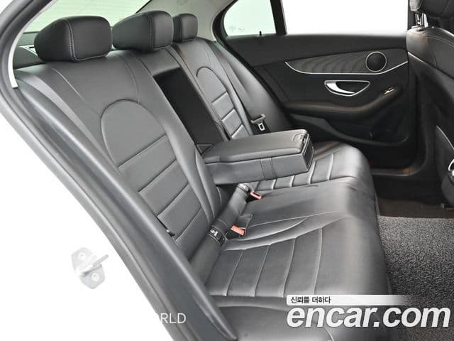 Mercedes-Benz C-Class 2019 — Şəkil 12/20