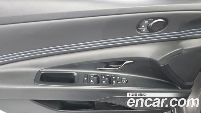 Hyundai The New Avante Hybrid 2023 — ფოტო 10/33