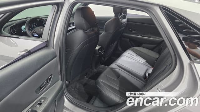 Hyundai The New Avante Hybrid 2023 — ფოტო 8/33