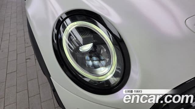 Mini Cooper S Convertible 2022 — Photo 28/31