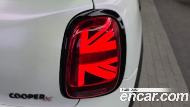 Mini Cooper S Convertible 2022 — Photo 6/31