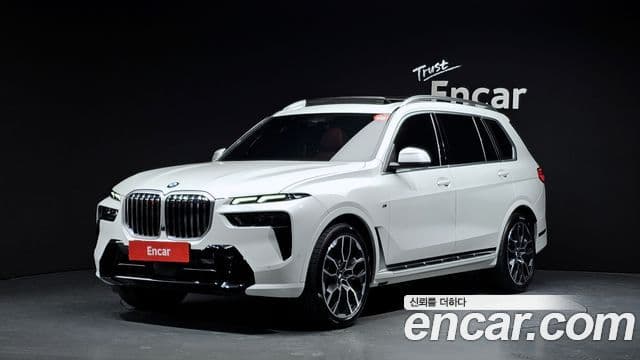 BMW X7 2024 — Фото 1/20