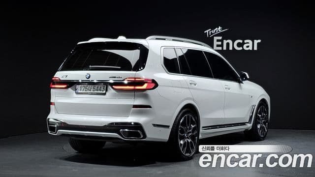 BMW X7 2024 — Фото 2/20