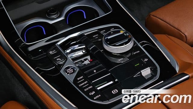 BMW X7 2024 — Фото 9/20