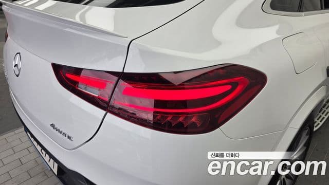 Mercedes-Benz GLE-Class 2023 — Photo 21/36