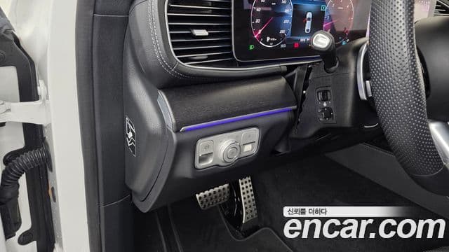 Mercedes-Benz GLE-Class 2023 — Photo 9/36