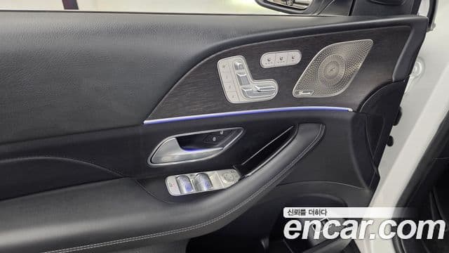 Mercedes-Benz GLE-Class 2023 — Photo 15/36
