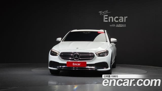 Mercedes-Benz E-Class 2022 — Фото 3/20