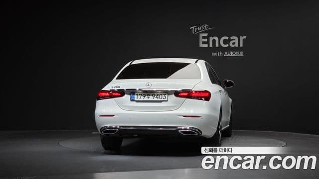 Mercedes-Benz E-Class 2022 — Фото 4/20