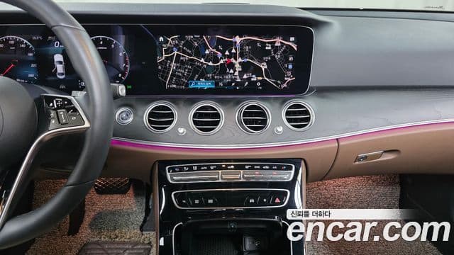 Mercedes-Benz E-Class 2022 — Фото 13/20