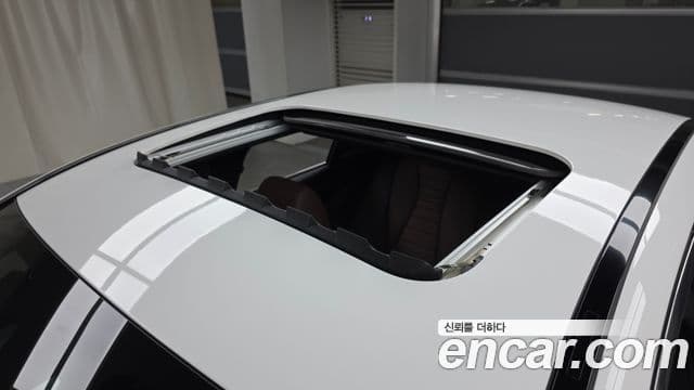 Mercedes-Benz E-Class 2022 — Photo 1/30