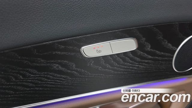 Mercedes-Benz E-Class 2022 — Photo 2/30