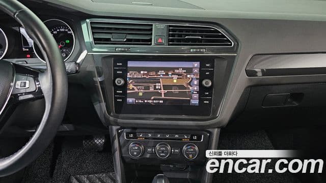 Volkswagen Tiguan 2020 — Şəkil 12/20