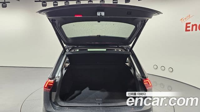 Volkswagen Tiguan 2020 — Şəkil 16/20
