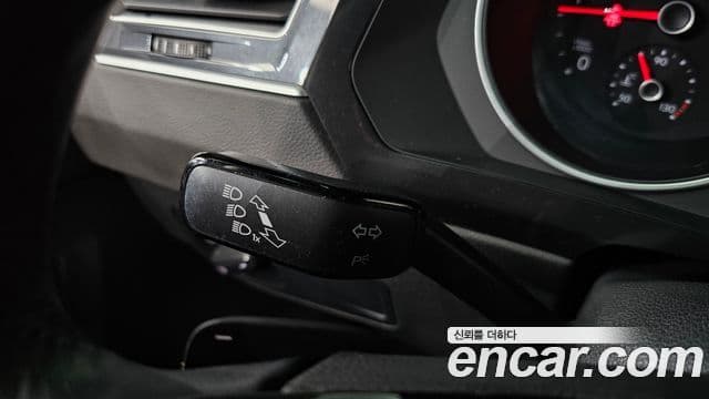 Volkswagen Tiguan 2020 — ფოტო 14/32
