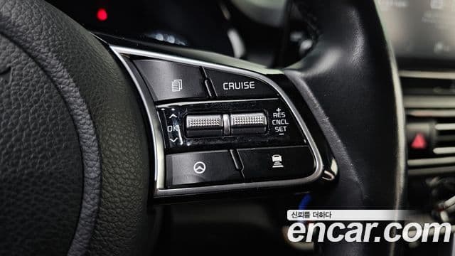 Kia Seltos 2020 — ფოტო 18/20