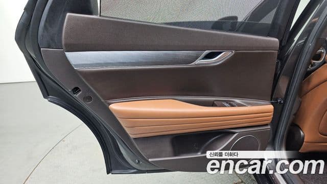 Genesis G80 2023 — Photo 19/34