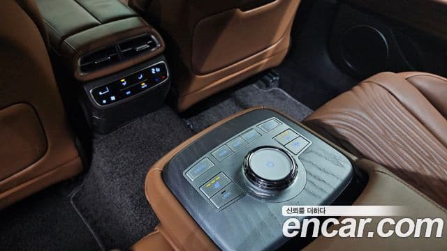 Genesis G80 2023 — Photo 8/34