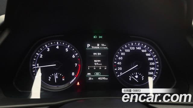 Hyundai Sonata 2021 — ფოტო 8/20