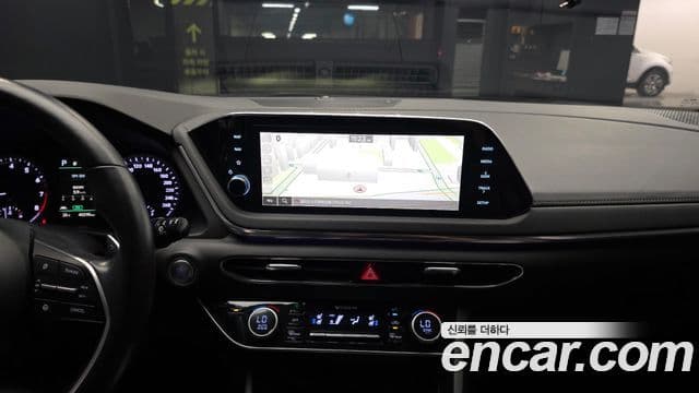 Hyundai Sonata 2021 — ფოტო 14/20