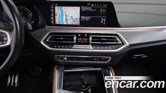 BMW X6 2021 — Photo 18/33