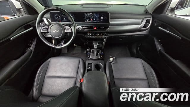 Kia Seltos 2023 — ფოტო 7/20