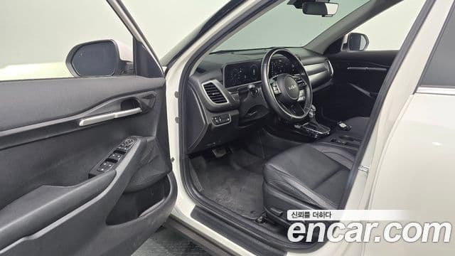 Kia Seltos 2023 — ფოტო 10/20