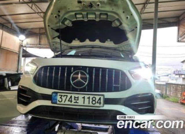 Mercedes-Benz GLA-Class 2021 — Şəkil 2/2