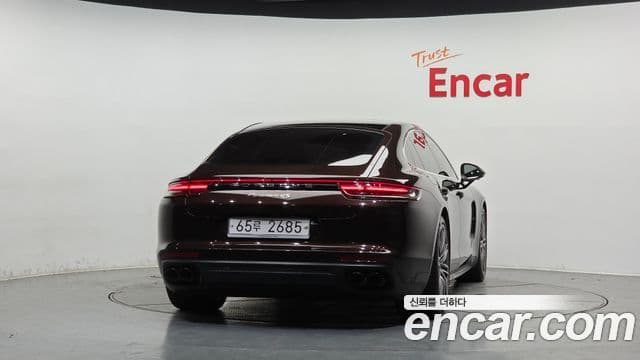 Porsche Panamera 2018 — ფოტო 3/20