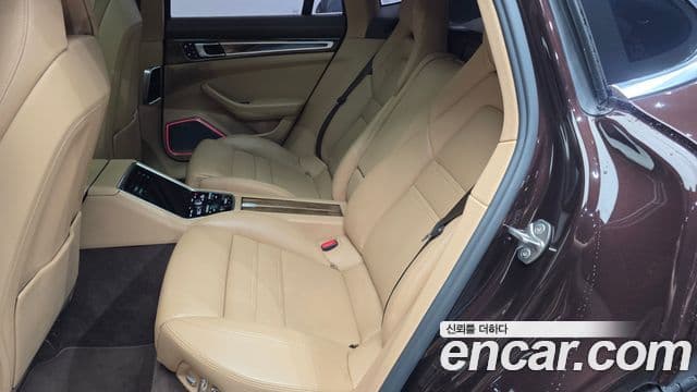 Porsche Panamera 2018 — Şəkil 17/34
