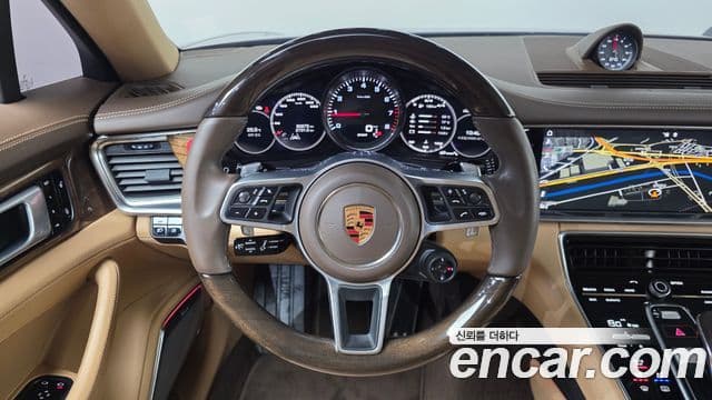 Porsche Panamera 2018 — Şəkil 18/34