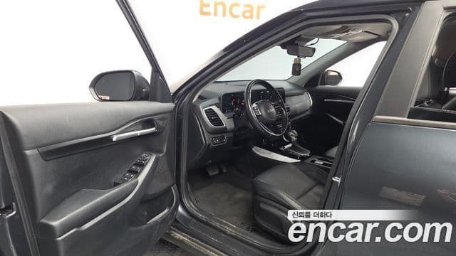 Kia Seltos 2023 — Şəkil 10/20