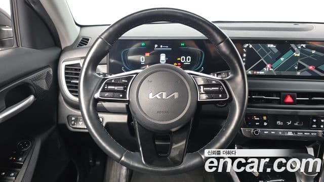 Kia Seltos 2023 — Şəkil 13/20