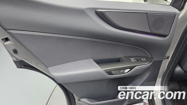 Lexus NX450h+ 2024 — Photo 18/34