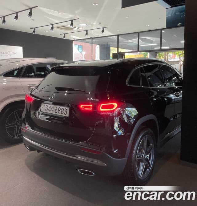 Mercedes-Benz GLA-Class 2022 — Фото 1/3