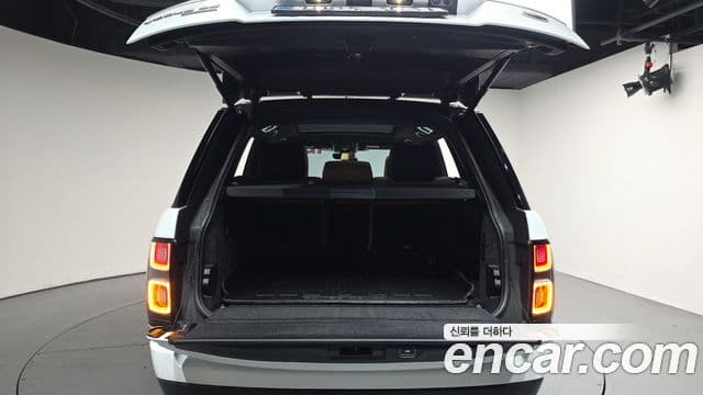 Land Rover Range Rover 2019 — ფოტო 20/20