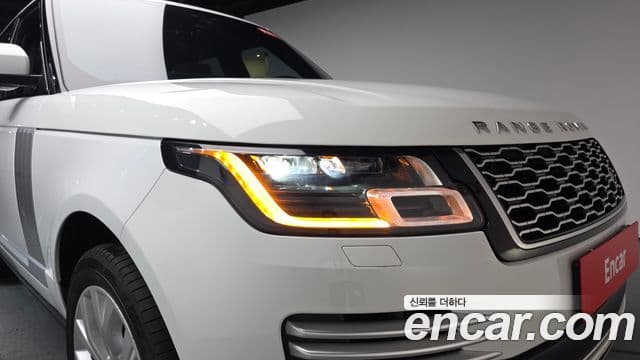 Land Rover Range Rover 2019 — Photo 25/40
