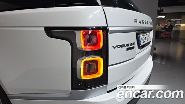 Land Rover Range Rover 2019 — Photo 38/40