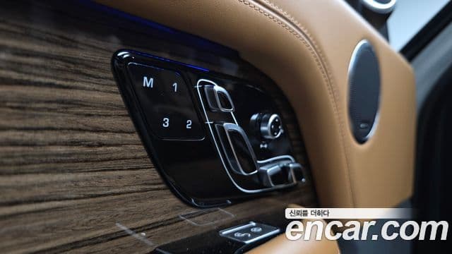 Land Rover Range Rover 2019 — Photo 28/40
