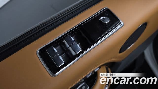 Land Rover Range Rover 2019 — Photo 15/40