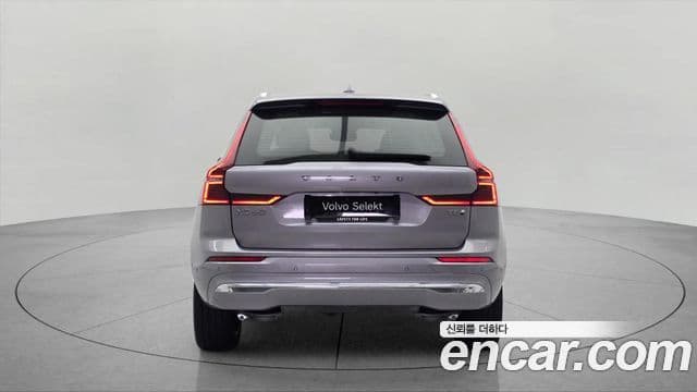 Volvo XC60 2025 — ფოტო 7/20