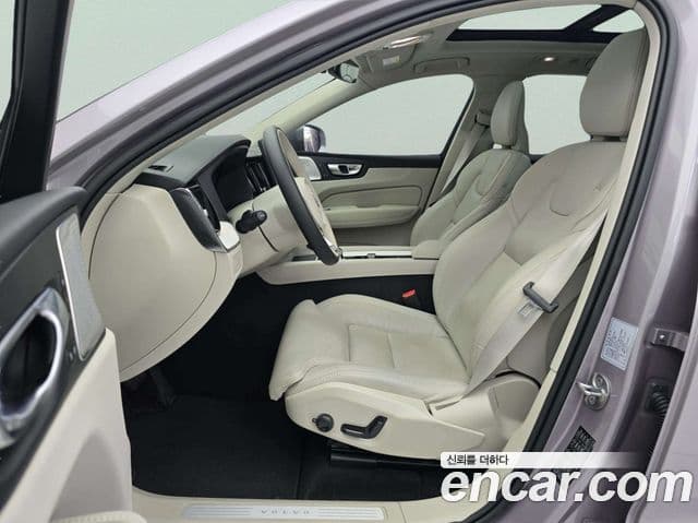 Volvo XC60 2025 — ფოტო 1/20