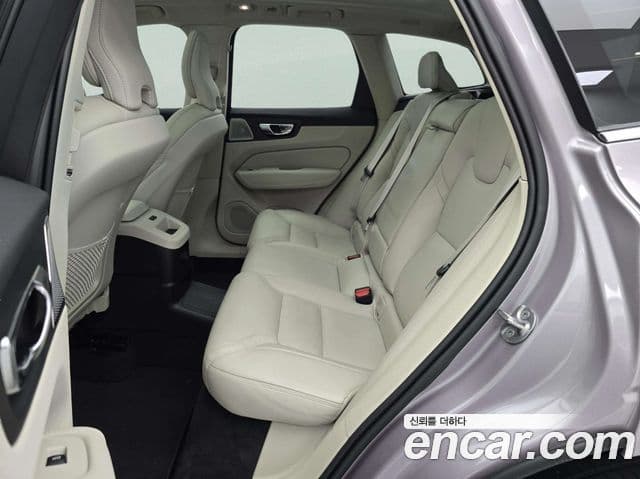 Volvo XC60 2025 — ფოტო 5/20