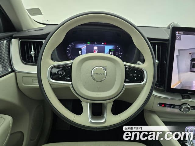 Volvo XC60 2025 — ფოტო 3/20