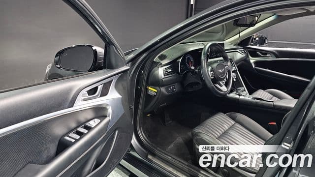 Genesis G70 2019 — ფოტო 9/20
