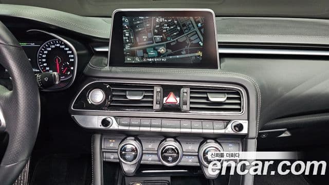 Genesis G70 2019 — ფოტო 15/20