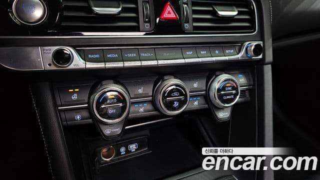 Genesis G70 2019 — ფოტო 18/20