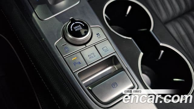 Genesis G70 2019 — ფოტო 19/20