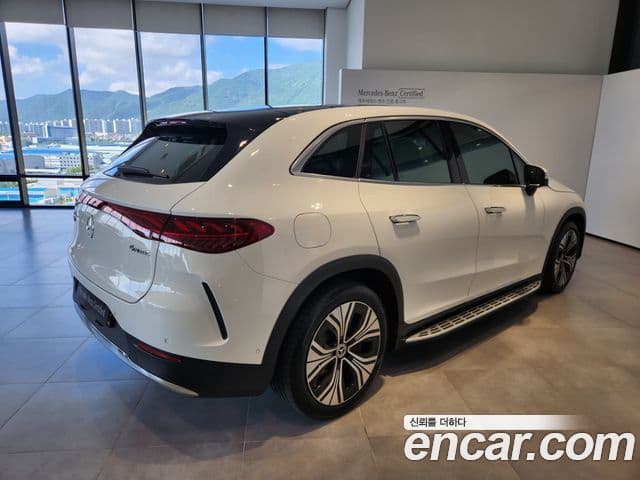 Mercedes-Benz EQE SUV 2024 — ფოტო 18/20