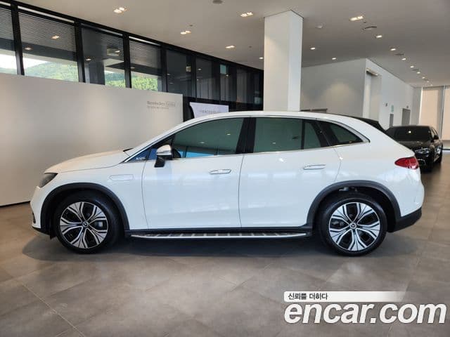 Mercedes-Benz EQE SUV 2024 — ფოტო 10/20